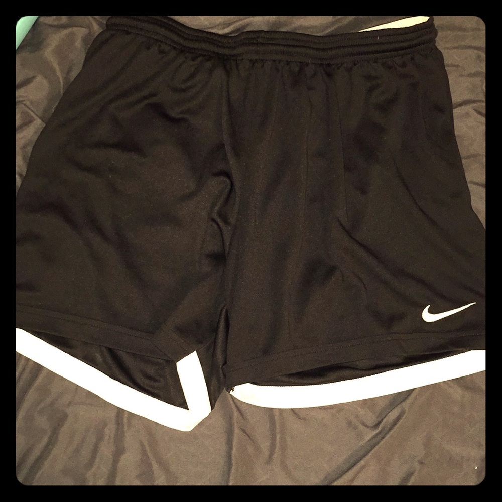 Nike Womenʻs black training shorts